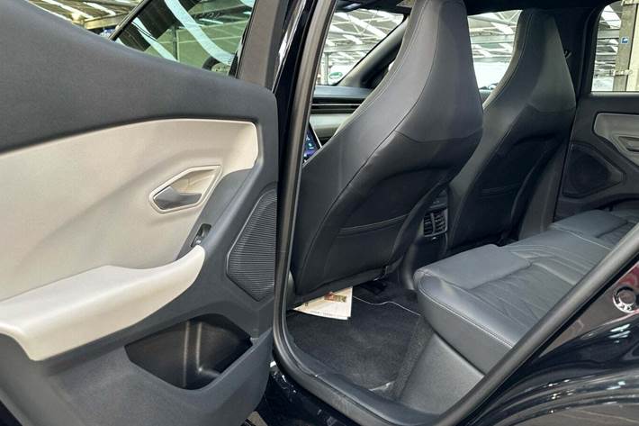 Sort Ford Capri fra 2025