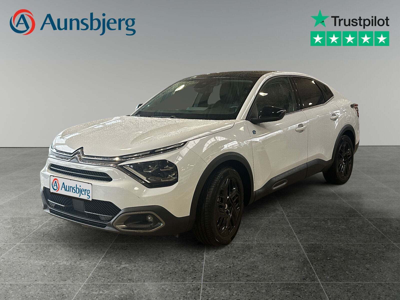 Hvid Citroën ë-C4 X fra 2024 set udefra