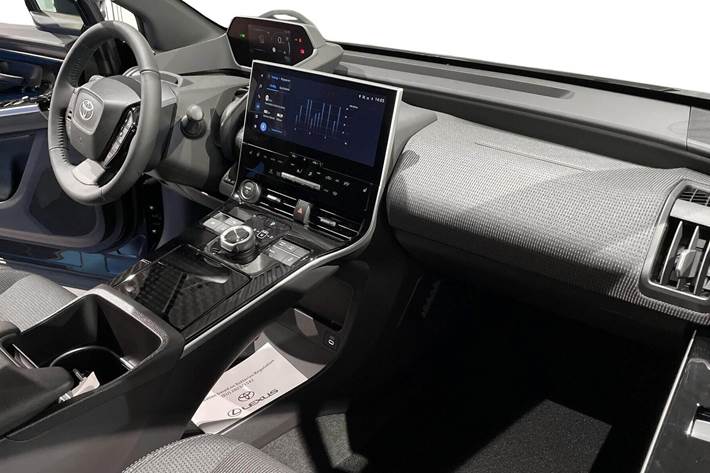 Sort Toyota BZ4X fra 2025