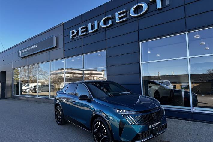 Blå Peugeot e-3008 fra 2025