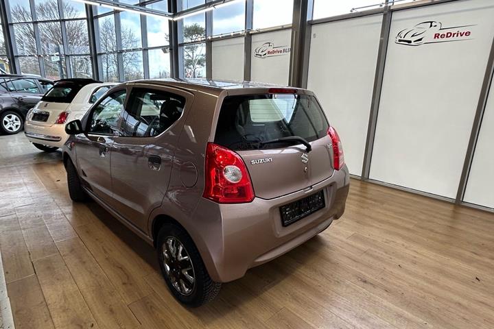 Lilla Suzuki Alto fra 2011