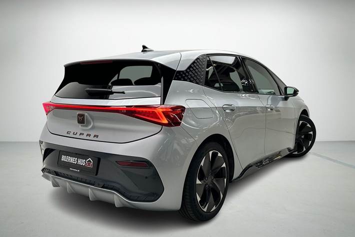 Sølv Cupra Born fra 2024