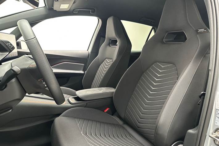 Sølv Cupra Born fra 2024