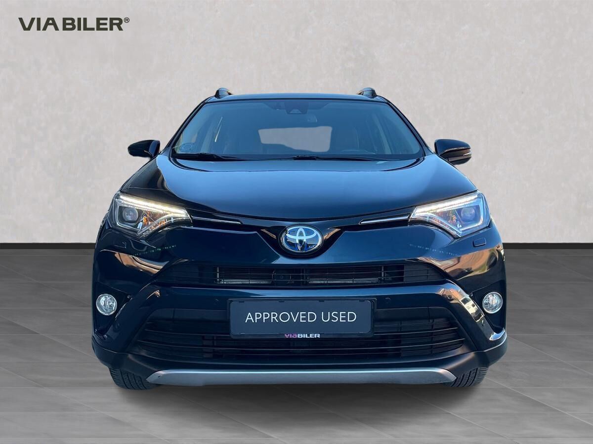 Blå Toyota RAV4 fra 2019