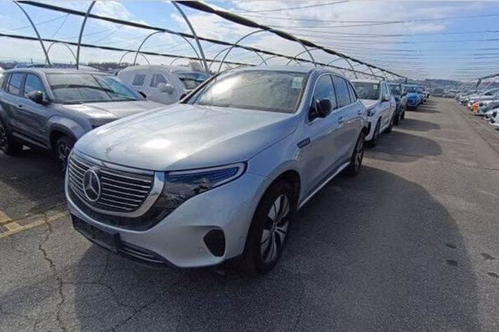 Grå Mercedes EQC 400 fra 2020