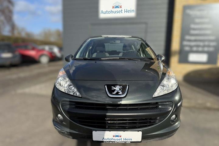 Grå Peugeot 207 fra 2007