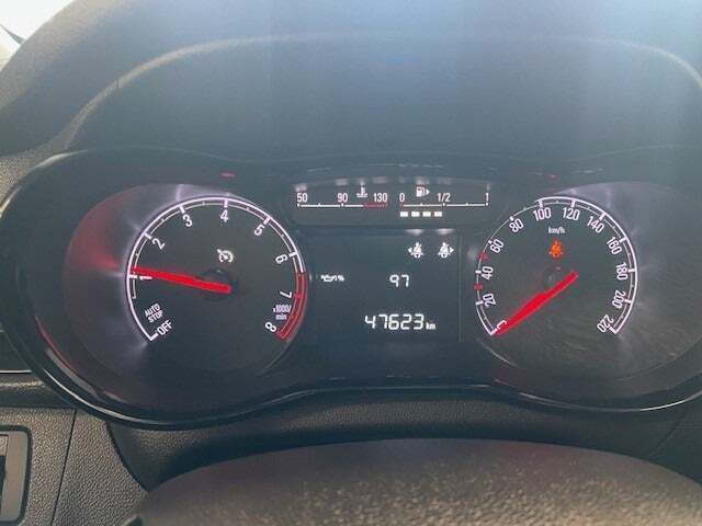 Rød Opel Karl fra 2018