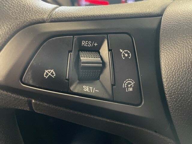 Rød Opel Karl fra 2018