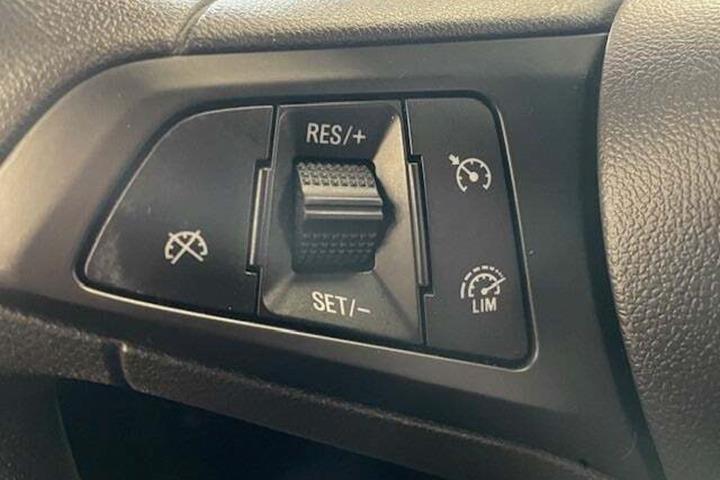 Rød Opel Karl fra 2018