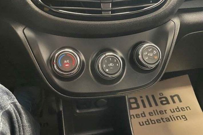 Rød Opel Karl fra 2018