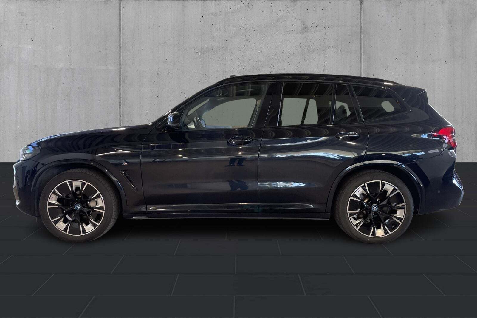 BMW iX3 Charged Plus M-Sport