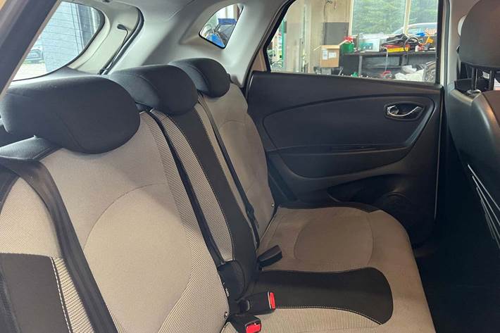 Beige Renault Captur fra 2014