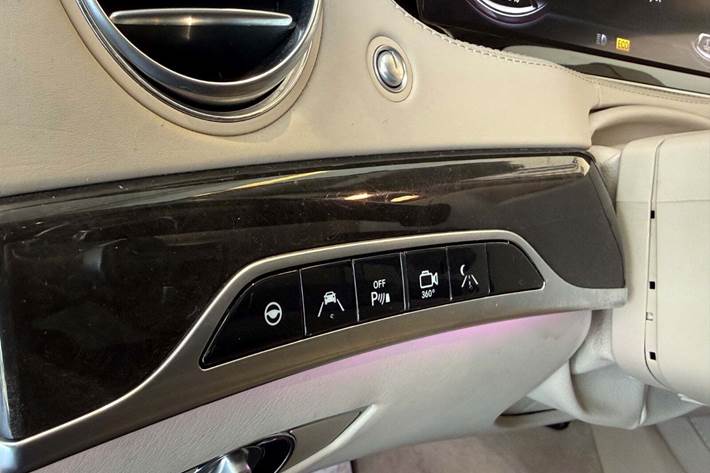 Sort Mercedes S63 fra 2013