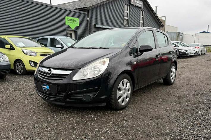 Sort Opel Corsa fra 2008