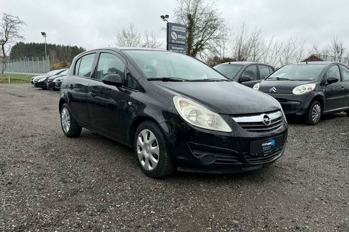 Sort Opel Corsa fra 2008