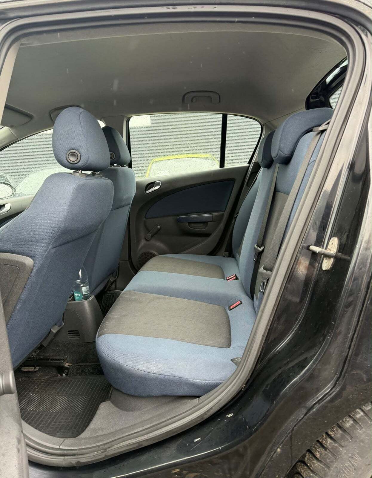 Sort Opel Agila fra 2008