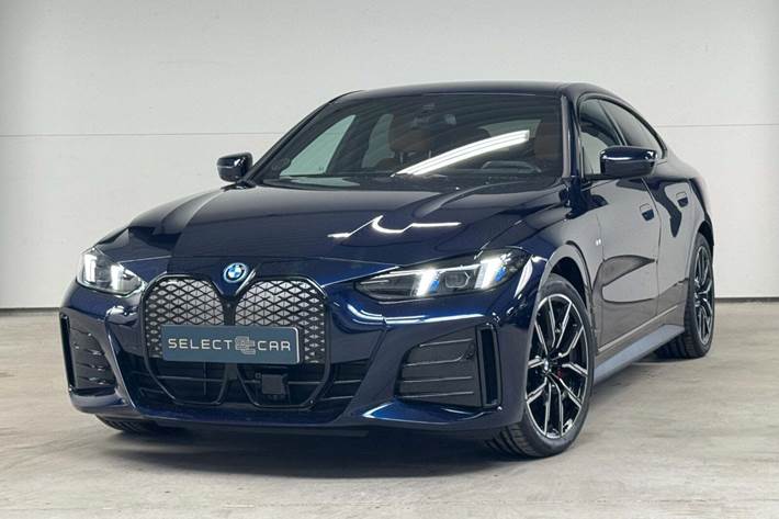 Blå BMW i4 fra 2026