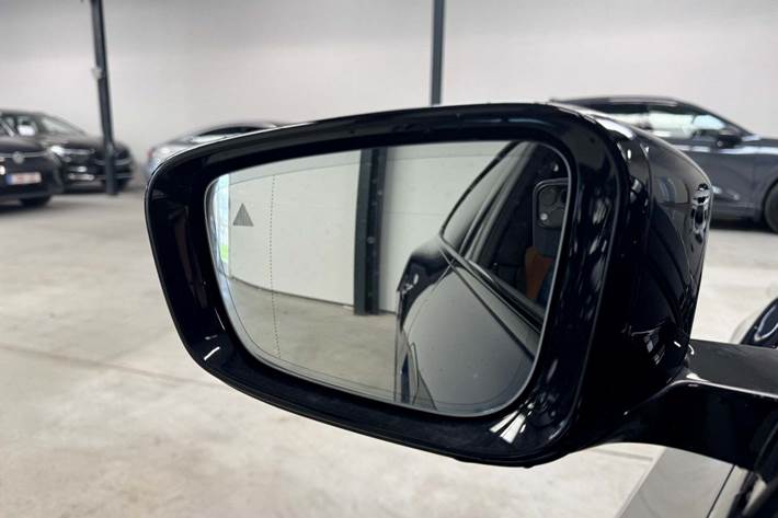 Blå BMW i4 fra 2026