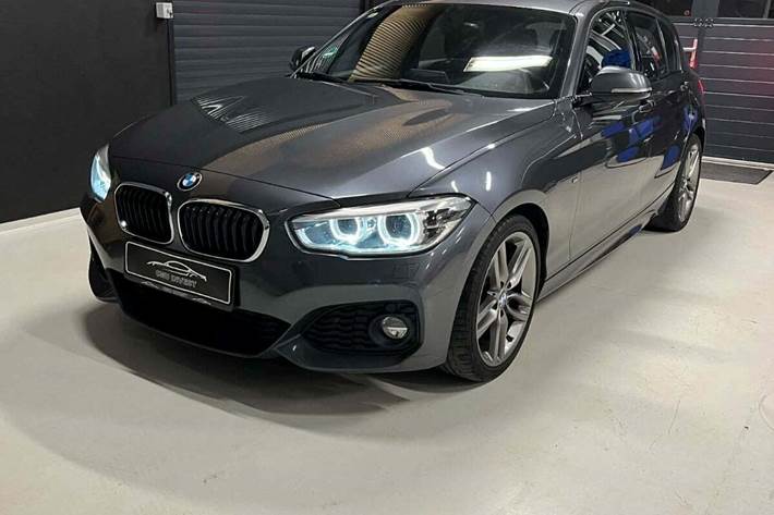 Grå BMW 118i fra 2019