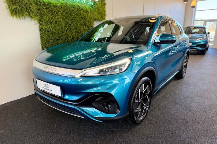 Blå BYD Atto 3 fra 2022 set udefra