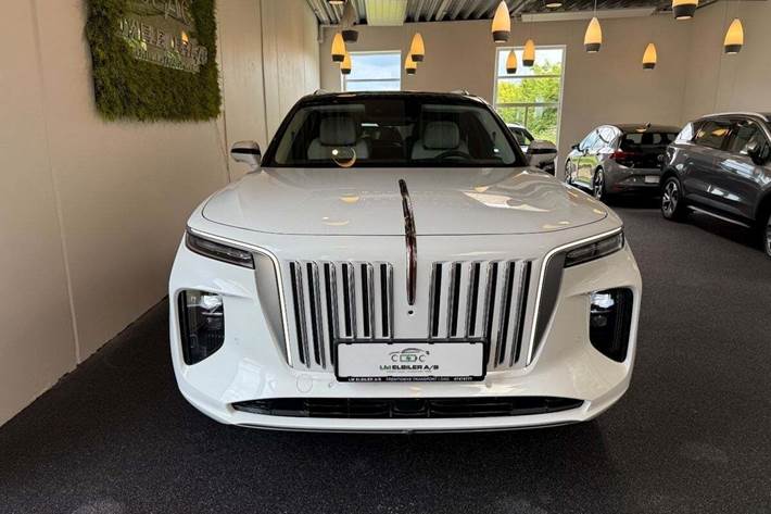 Hvid Hongqi E-HS9 fra 2025