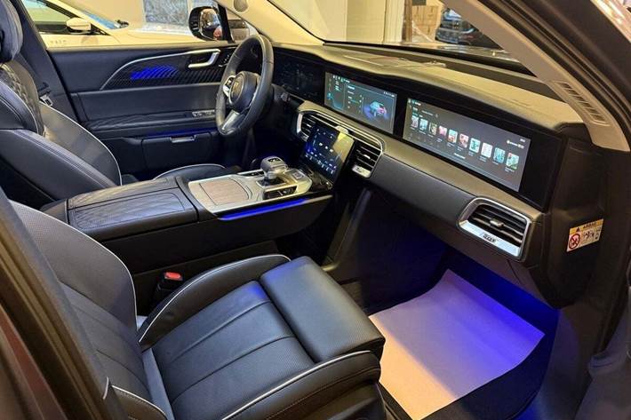 Grå Hongqi E-HS9 fra 2025