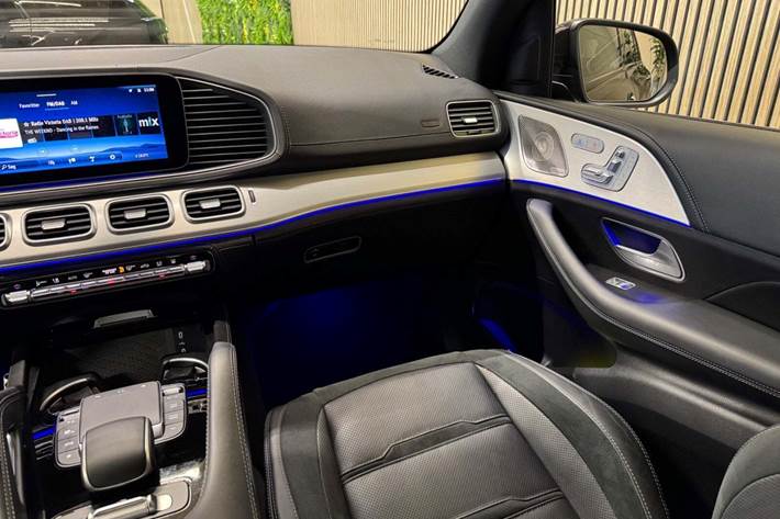 Sort Mercedes GLE53 fra 2025