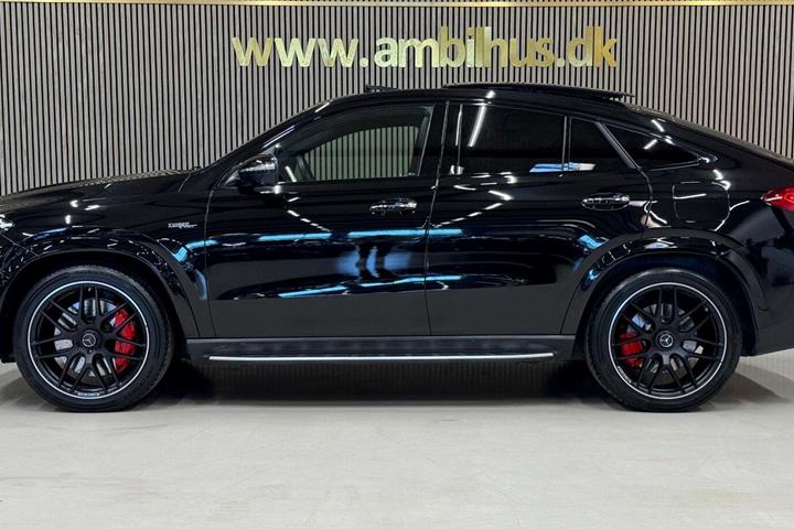 Sort Mercedes GLE53 fra 2025