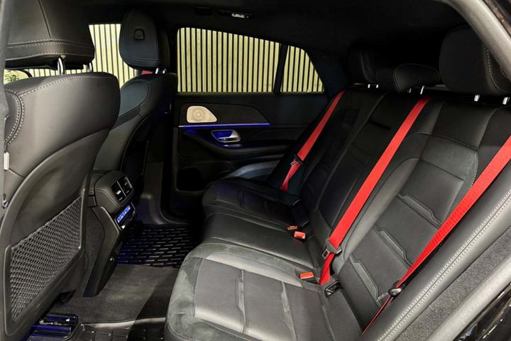 Sort Mercedes GLE53 fra 2025