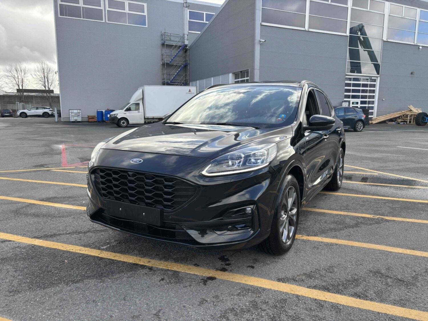 Sort Ford Kuga fra 2020
