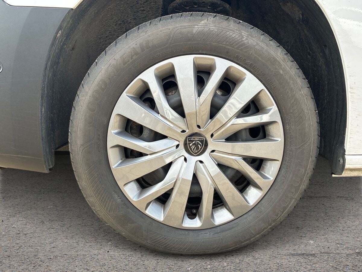 undefined Peugeot Partner fra 2024