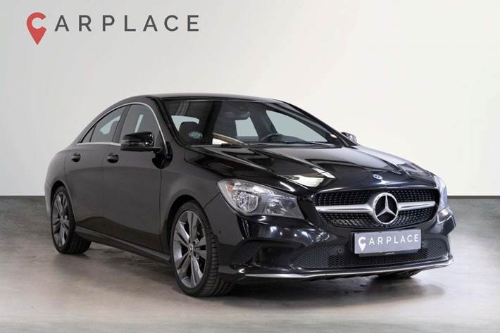 Sort Mercedes CLA200 fra 2017