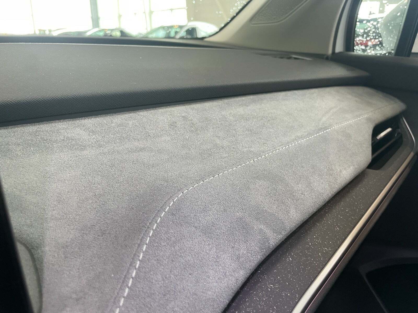 Hvid Skoda Enyaq fra 2026