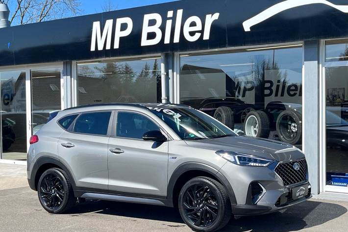 Grå Hyundai Tucson fra 2020 set udefra