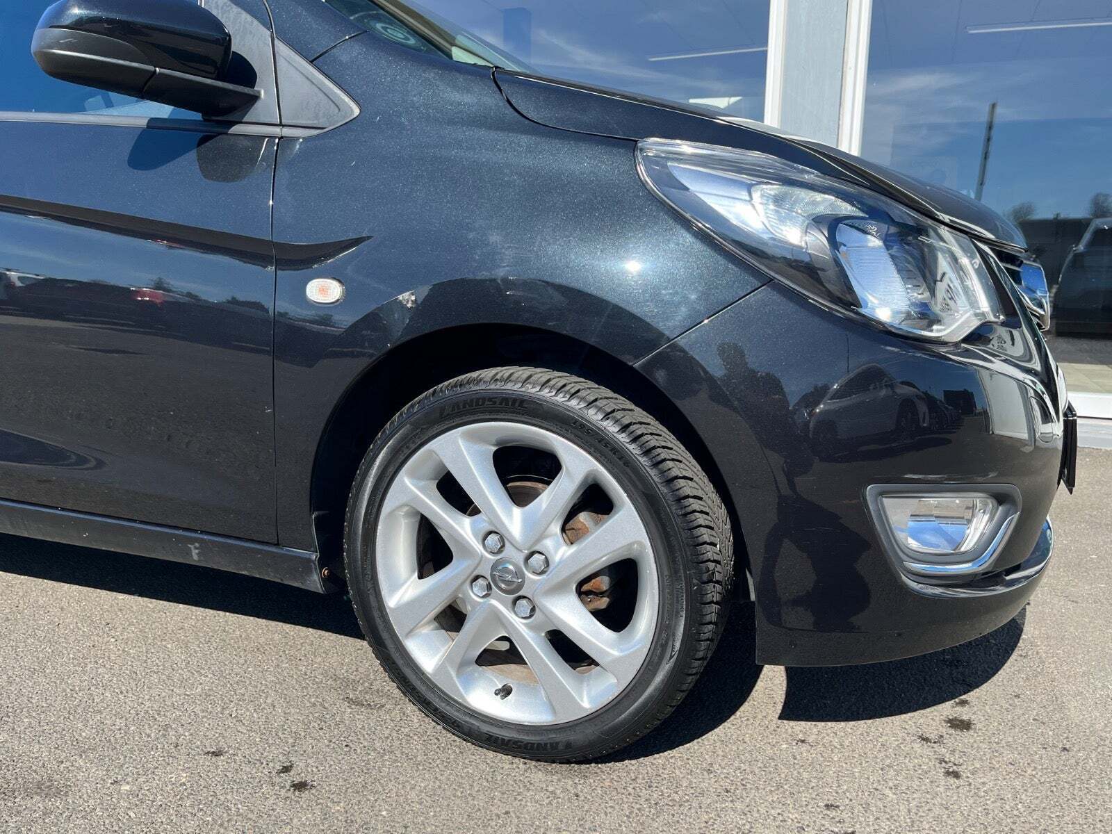 Sort Opel Karl fra 2016