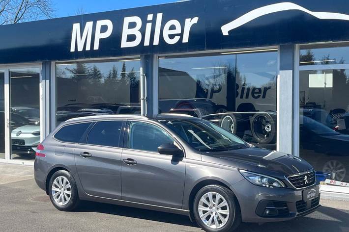 Grå Peugeot 308 fra 2019