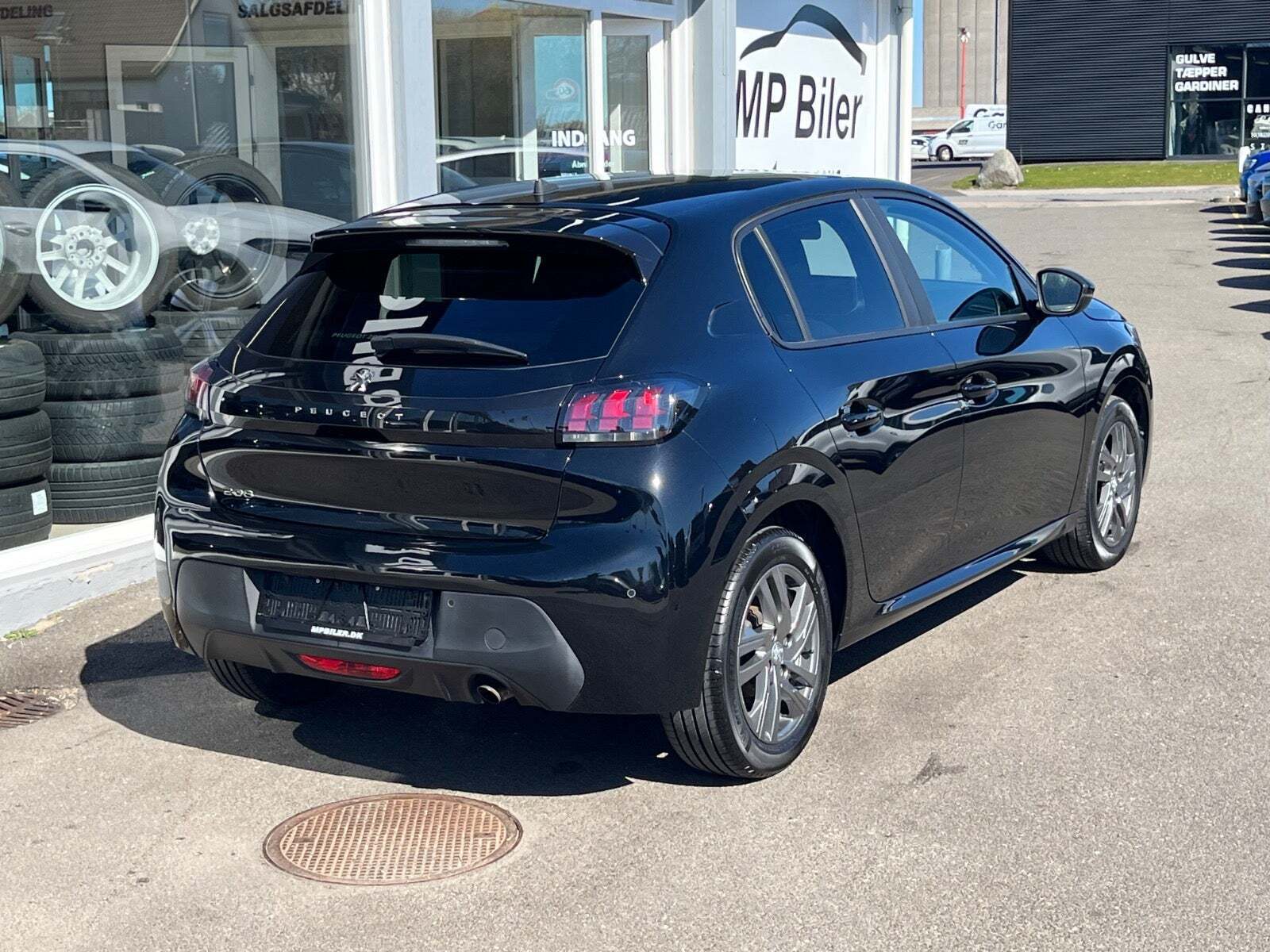 Sort Peugeot 208 fra 2021