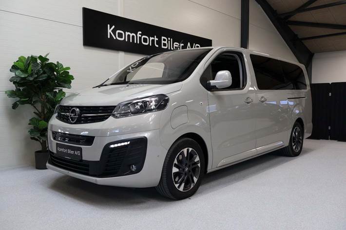 Beige Opel Zafira-e Life fra 2021