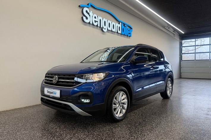 Blå VW T-Cross fra 2021 set udefra