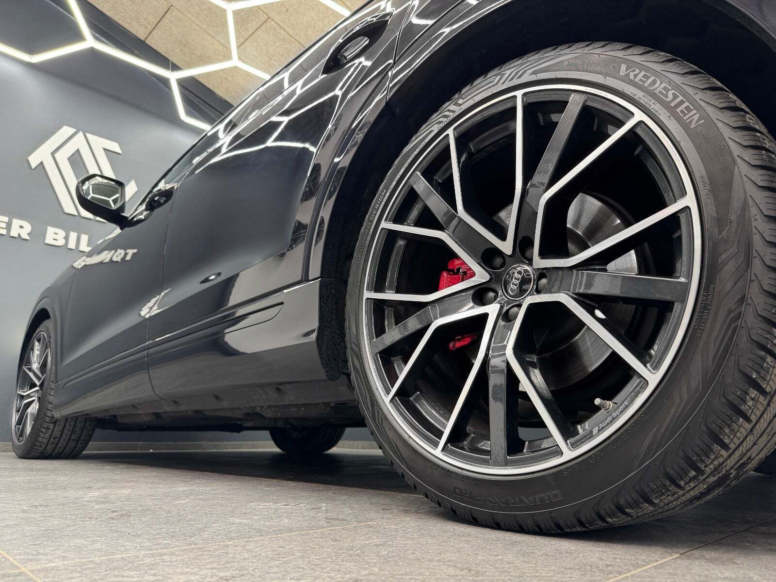 Sort Audi SQ8 fra 2020