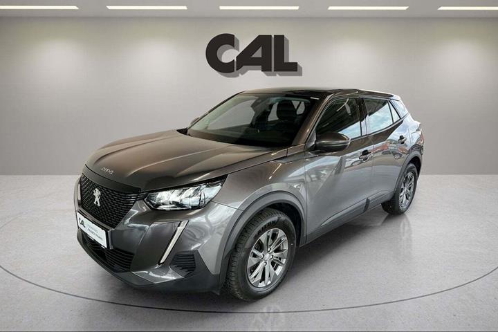 Grå Peugeot 2008 fra 2022 set udefra