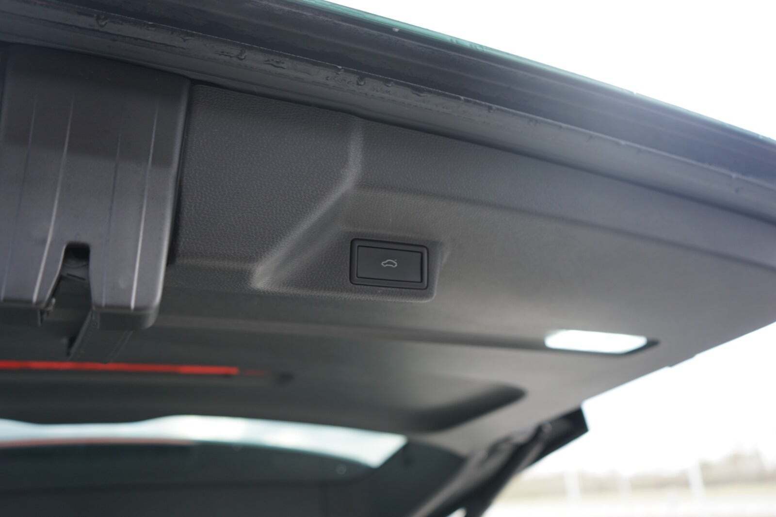 Turquoise VW ID.Buzz fra 2024