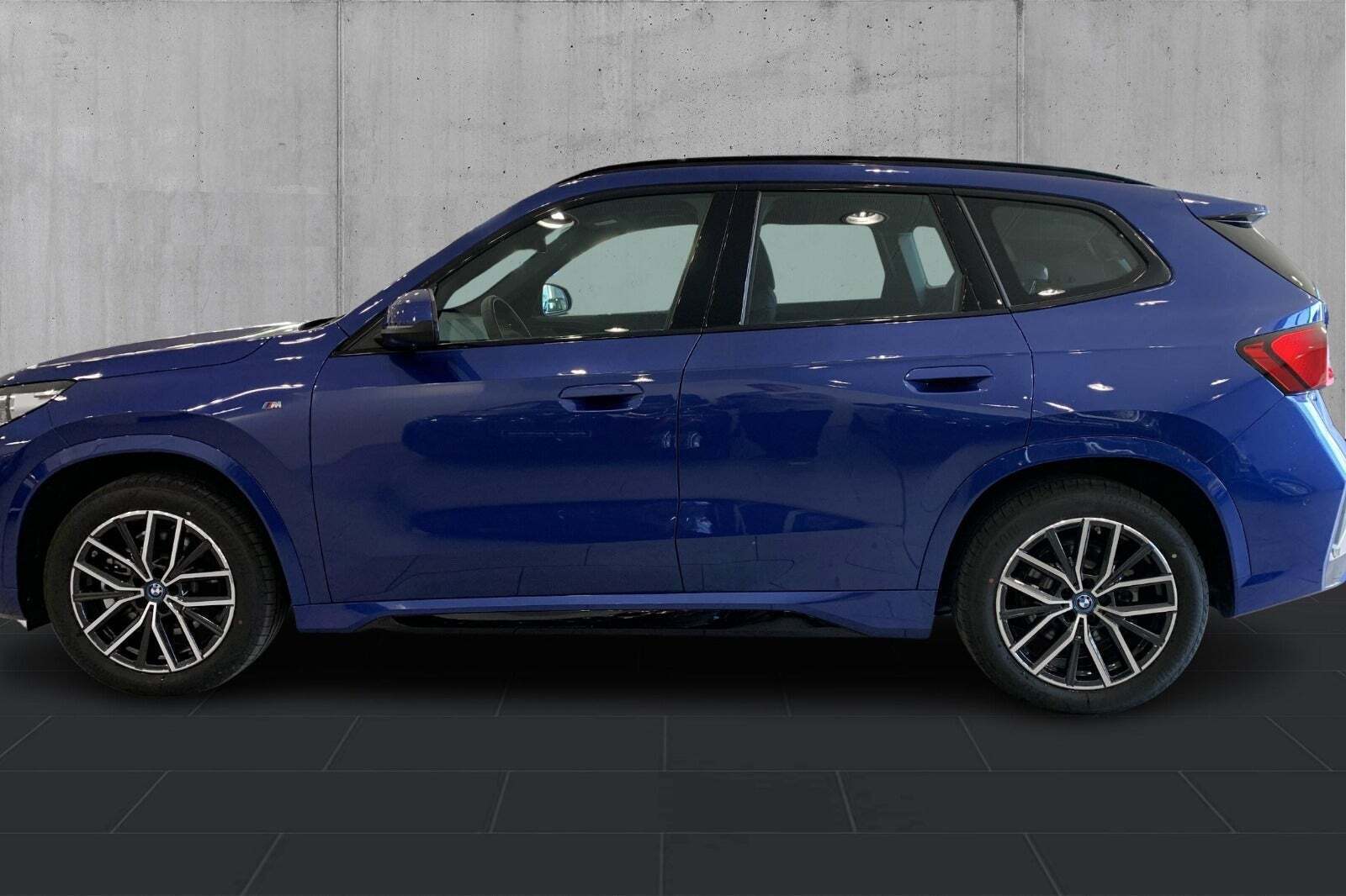 undefined BMW iX1 fra 2025