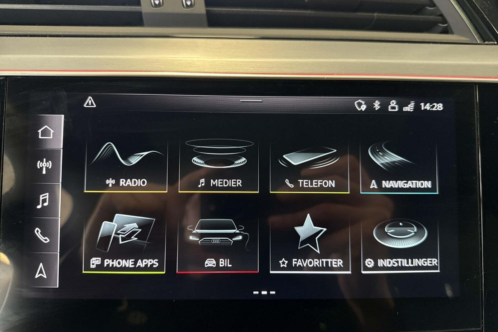Sort Audi Q8 e-tron fra 2024