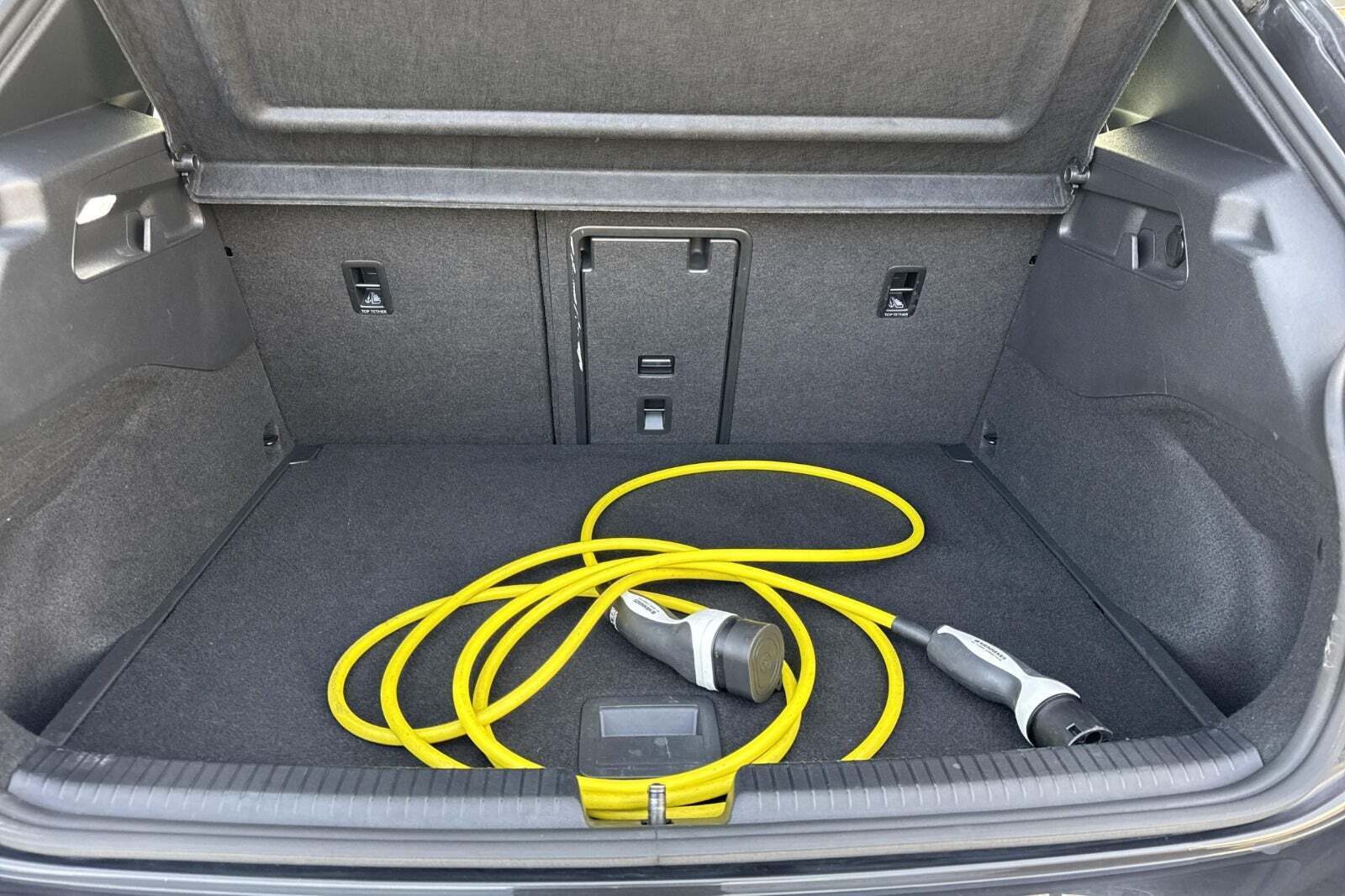 Grå Cupra Born fra 2023