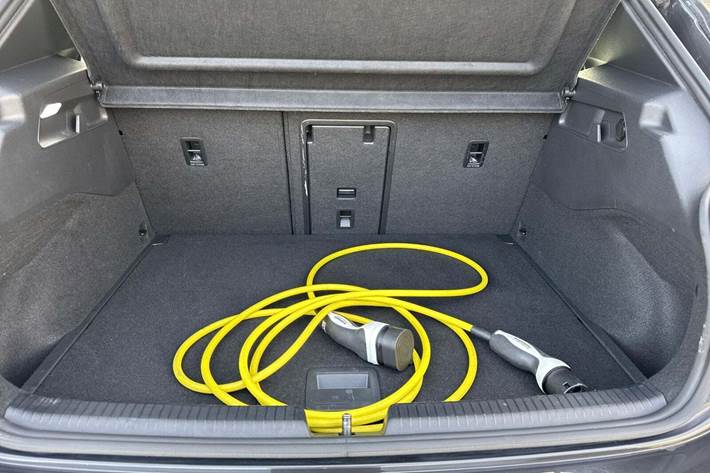 Grå Cupra Born fra 2023