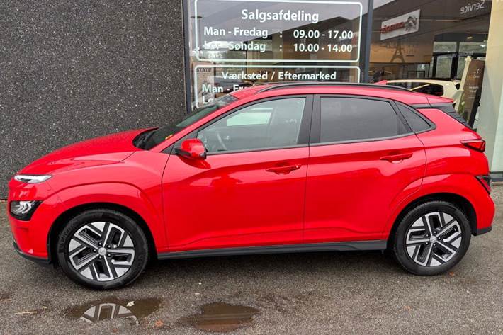 Rød Hyundai Kona fra 2022