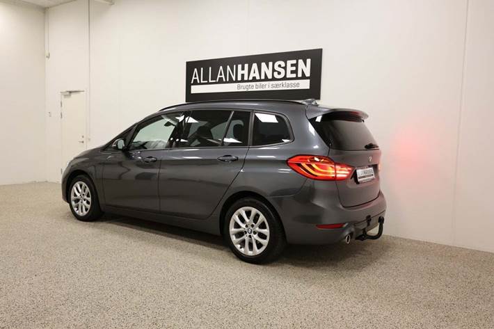 Sort BMW 216i fra 2019