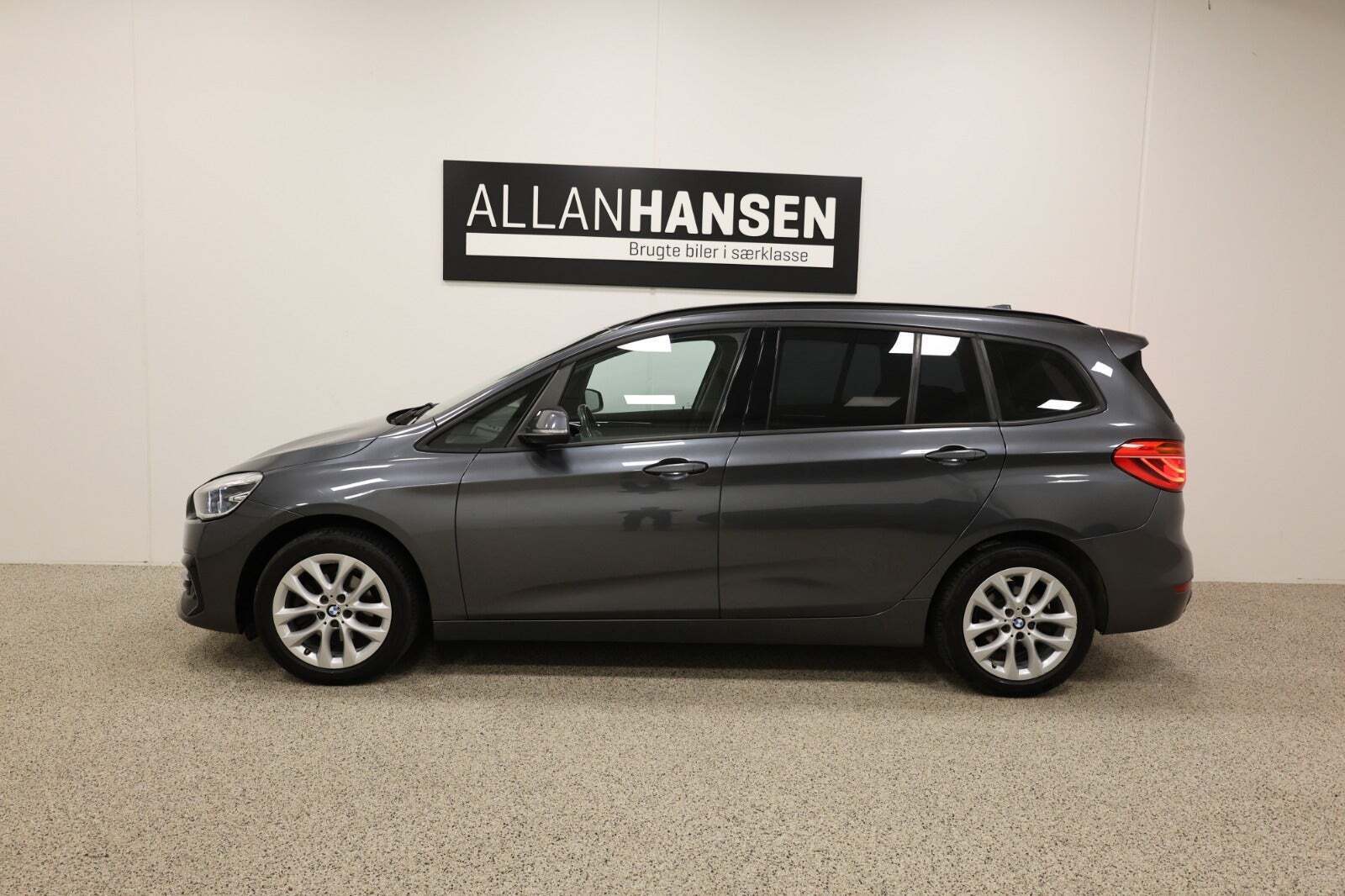 Sort BMW 216i fra 2019