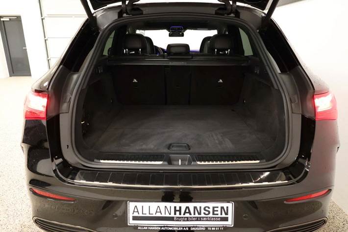 Sort Mercedes EQE43 SUV fra 2023